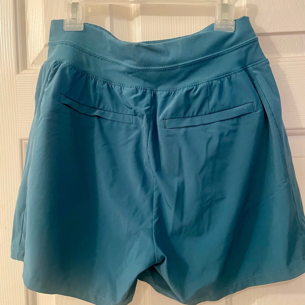 Athlete Brooklyn shorts size 2 Borealis green